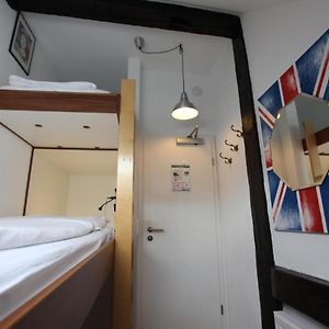 Zimmer mit zwei Einzelbetten